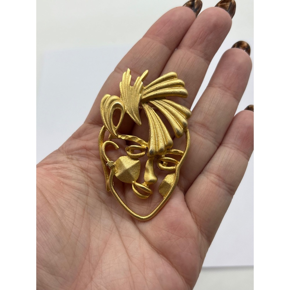 Vintage 80s Matte Gold Tone Open Work Modern Abstract Face Brooch Pin J32
